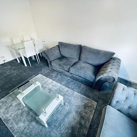 Modern 2 Bedroom Apartment With Free Parking Глазго Экстерьер фото