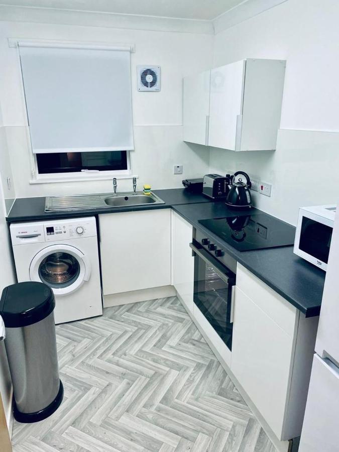 Modern 2 Bedroom Apartment With Free Parking Глазго Экстерьер фото