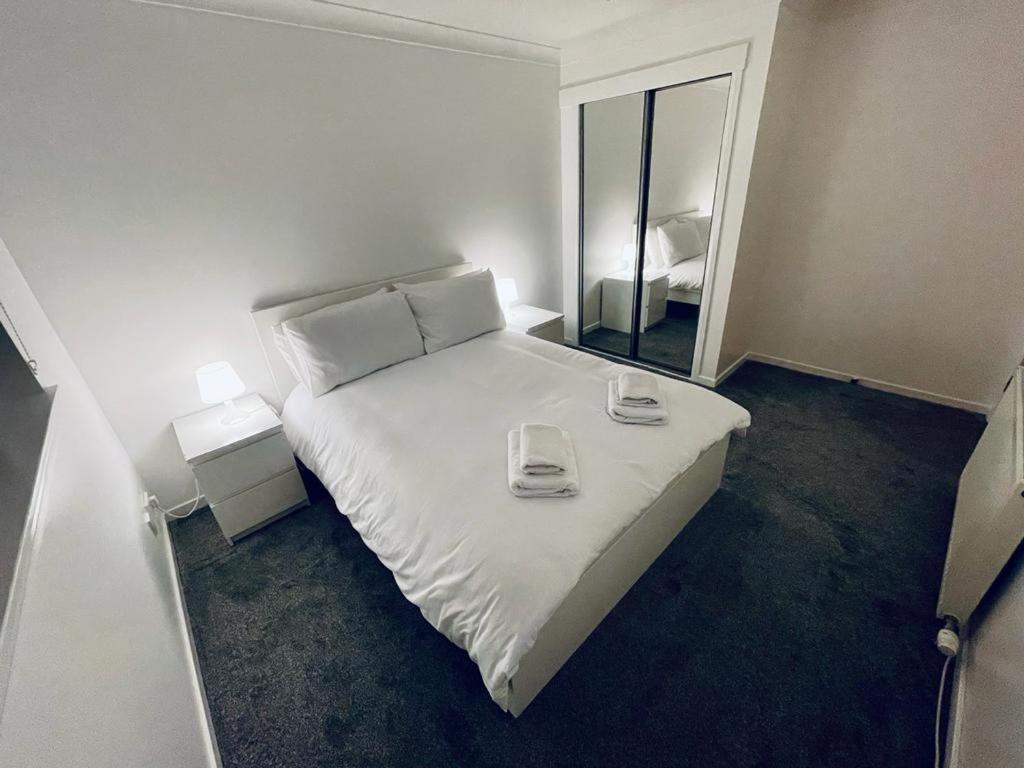 Modern 2 Bedroom Apartment With Free Parking Глазго Экстерьер фото