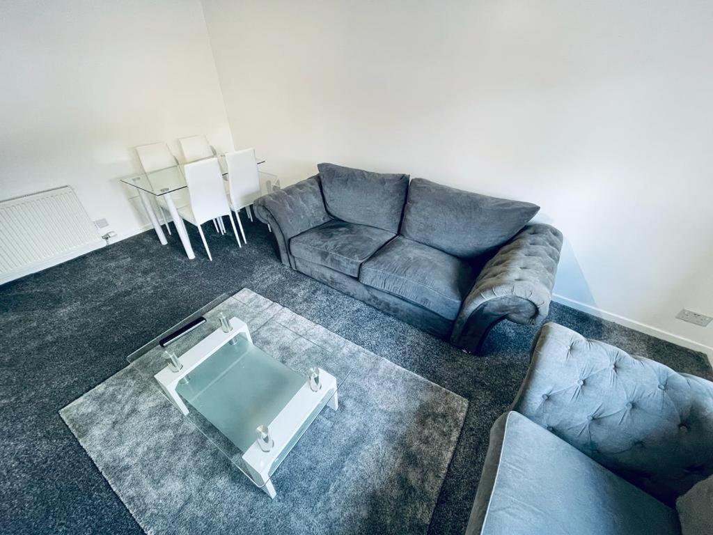 Modern 2 Bedroom Apartment With Free Parking Глазго Экстерьер фото